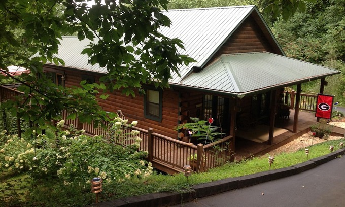 Young Harris Cabin | Cozy Mtn. Cabin-Great Location for Day Trips