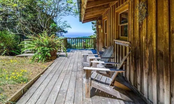 Elk Cabin | Cozy Redwoods Cabin with Ocean Views (+Hot Tub)