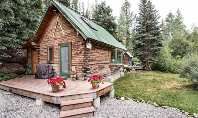 Steamboat Springs Cabin | Cozy Romantic Cabin in the Woods-1 Mile to Downtown Steamboat