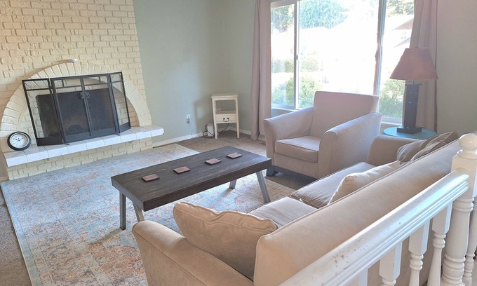 North Creek House | Cozy room in a quiet house and safe neighborhood.