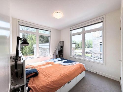 Richmond Hill Bed & Breakfast | Cozy room in Smart Home with Private Bath near Wonderland, central Richmond Hill, home made Breakfast options