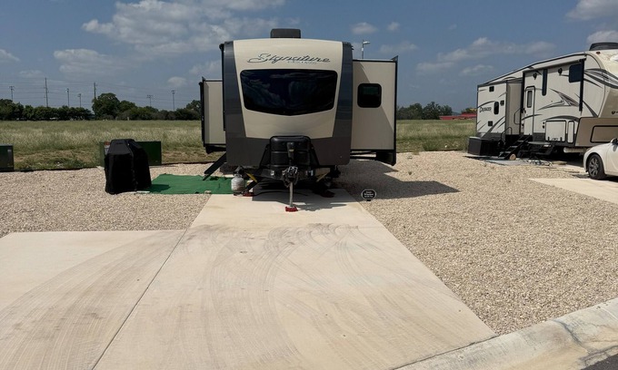 Comfort House | Cozy RV with AC and fitness room in Comfort, Texas in the hill country.