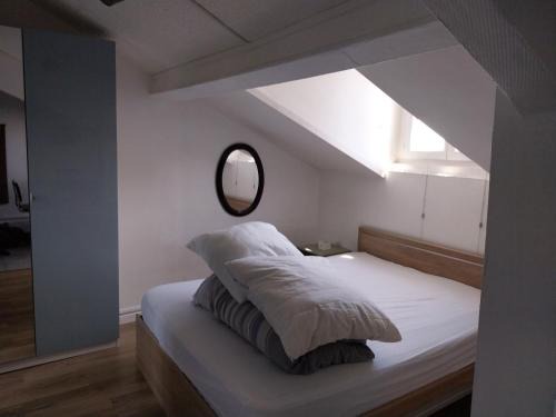 Clichy Apartment | Cozy studio Clichy Levallois