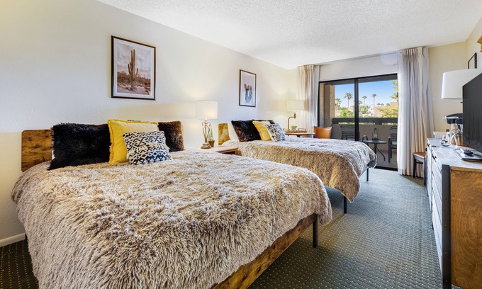 Inner Circle Apartment | Cozy Studio in the Heart of Scottsdale W/Free WiFi, Private Patio, & Shared Pool
