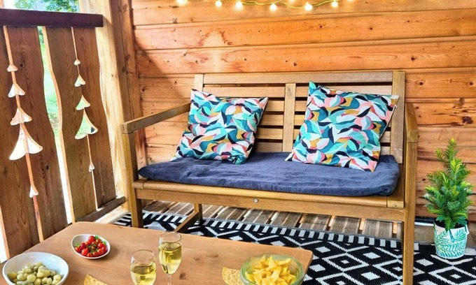 Ax-les-Thermes Apartment | Cozy studio with swimming pool and balcony