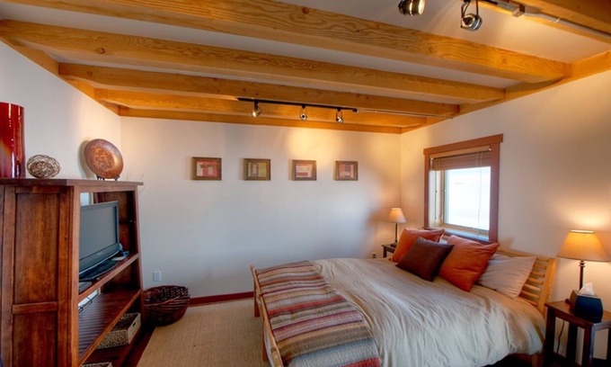 Manhattan Cabin | Cozy Timber Frame Cabin with Private Hot Tub and Amazing Views!