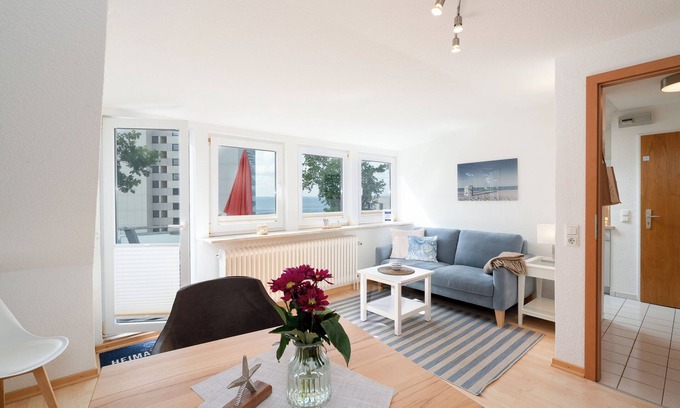 Pelzerhaken Apartment | Cozy top floor apartment with small balcony and sea view in Pelzerhaken