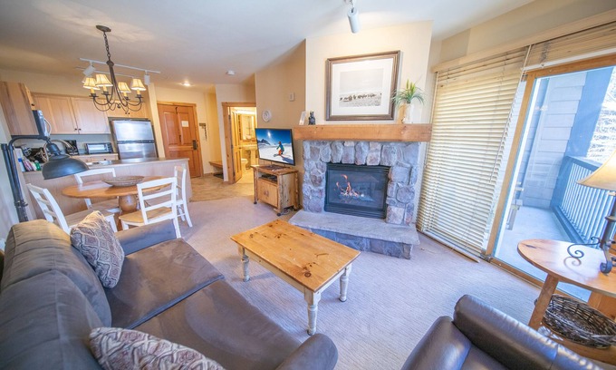River Run Condo | Cozy, Walk to Gondola, Dining, and Shops