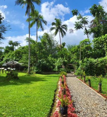 Luisiana House | CROSSROADS HAVEN FARM