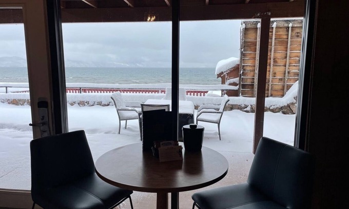 Kings Beach Hotel | Crown Motel