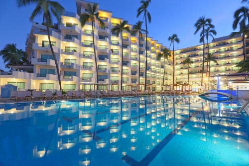 North Hotel Zone Resort | Crown Paradise Golden All Inclusive Resort - Adults Only
