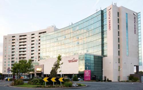 Blanchardstown Hotel | Crowne Plaza Dublin Blanchardstown by IHG