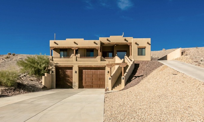 Lake Havasu City House | CUSTOM Luxury Home, Designer Infinity Pool/Spa, Backyard Entertaining Area.