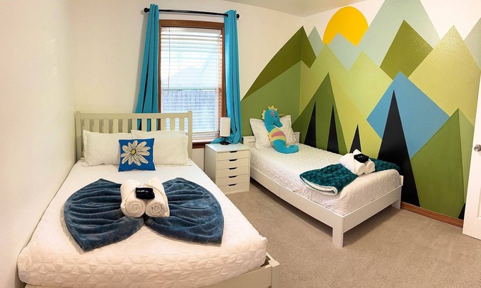 Albany House | Cute Artsy7 large parking near parks 20mins to OSU