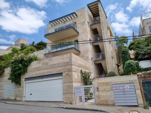 Ein Karem Apartment | Cute Studio near Yad Vashem FREE street parking