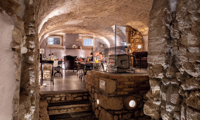 Historic Castle District Hotel | D.H. Lawrence