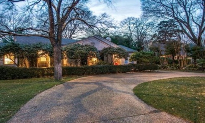 Bluffview House | Dallas Love Field Bluffview Bluebonnet Road Bungalow