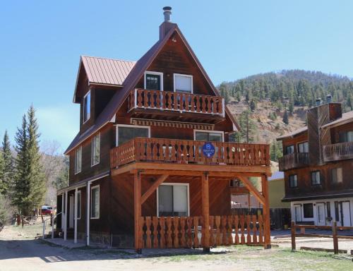 Red River House | Das Hartmann Haus - WiFi - Washer - Dryer - Grill - Fireplace