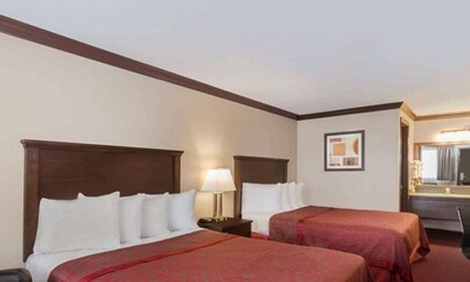 Auburn Hotel | Days Inn by Wyndham Auburn