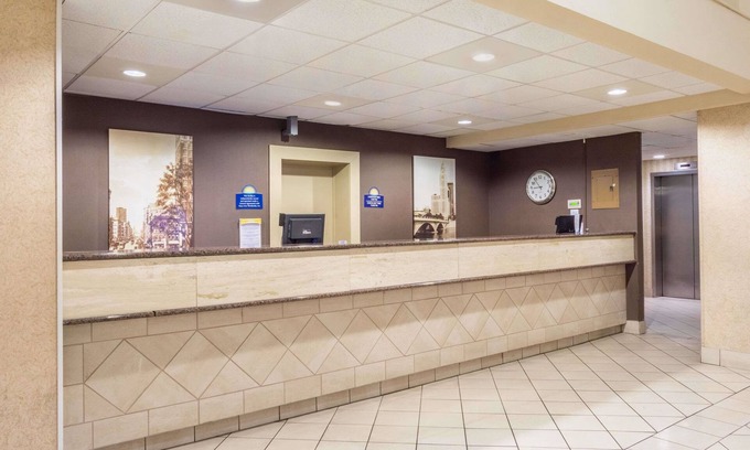 Columbus Hotel | Days Inn by Wyndham Columbus Airport