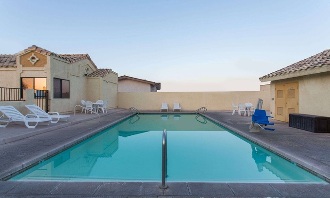 Kingman Hotel | Days Inn by Wyndham Kingman West