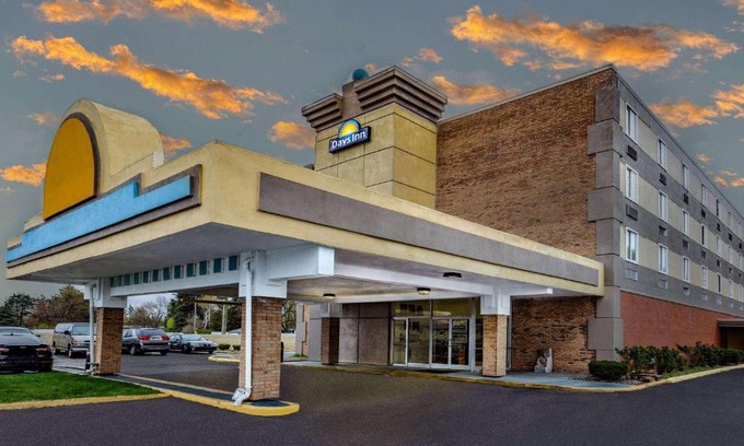 Livonia Hotel | Days Inn by Wyndham Livonia Canton Detroit
