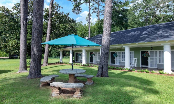 Natchez Hotel | Days Inn by Wyndham Natchez