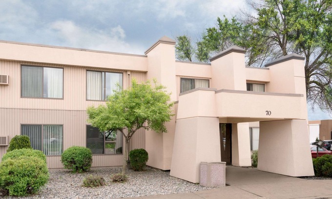 St. Cloud Hotel | Days Inn by Wyndham St Cloud