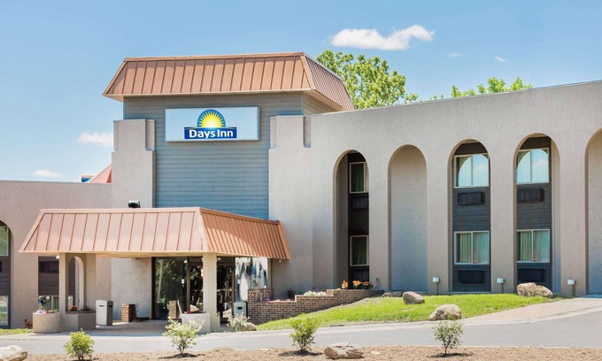 West Des Moines Hotel | Days Inn by Wyndham West Des Moines