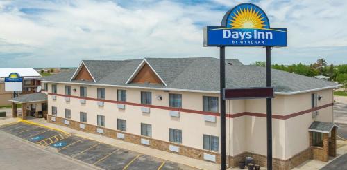 Pinnacles Entrance Badlands Hotel | Days Inn by Wyndham Wall