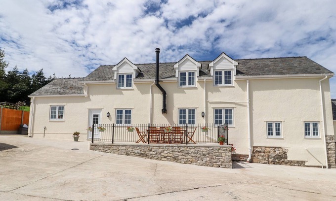 Llannefydd Cottage | DELFRYN, family friendly, luxury holiday cottage in Denbigh