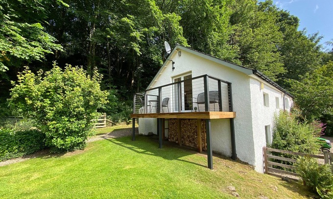 Murthly Cottage | Delightful holiday cottage in a peaceful, rural location with stunning views