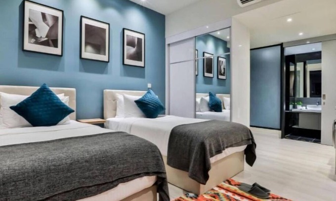 Kuala Lumpur City Centre Apartment | Deluxe King Suite with Twin Tower View 18