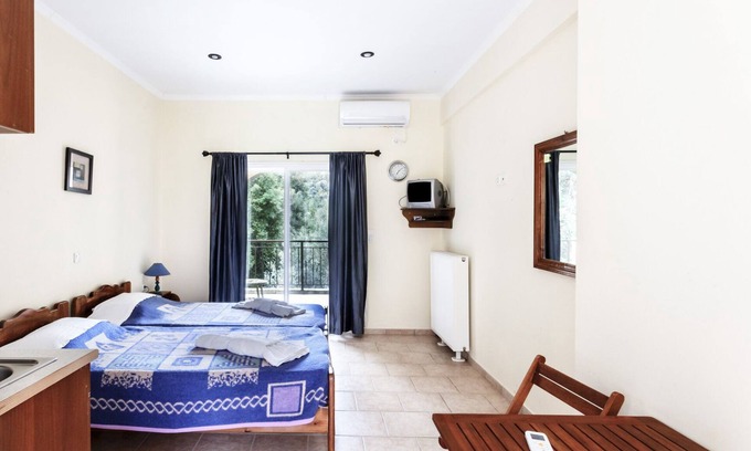 Armenistis Apartment | Despina studios and rooms