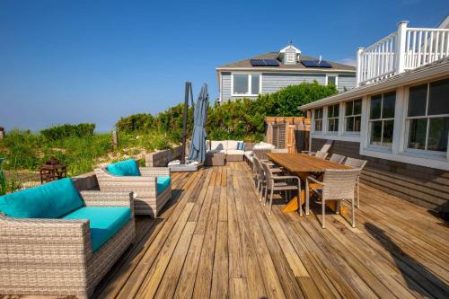 Wading River House | Diana Luxury Retreat: Private Beach and Vineyards