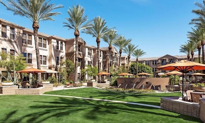 Gainey Village Villas Resort | Discover Ideally Located Suites in Gainey Ranch AZ w/Free Parking & Breakfast!