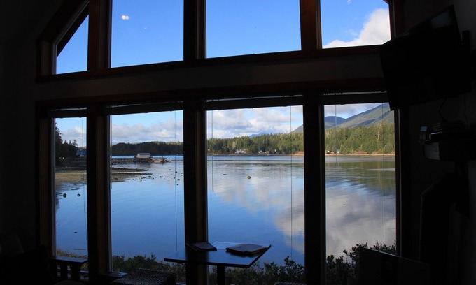 Ucluelet Hotel | Doc Holiday Cabin