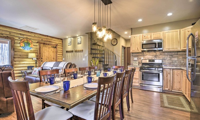 Pittsville Cabin | Dock w/Boat Slip: Cozy Cabin Near Leesville Lake!