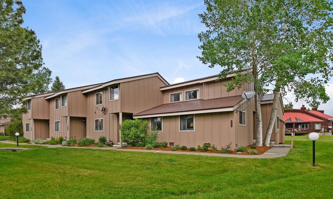 Pagosa Springs Condo | Dog-friendly condo with WiFi & covered back porch - lakes, golf, skiing nearby