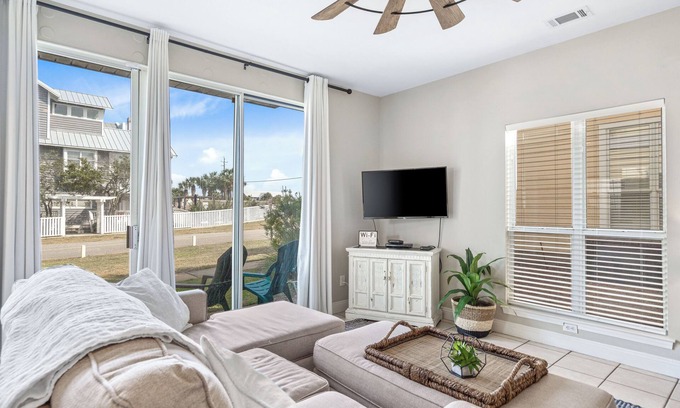 Destin Condo | Dog Friendly Nantucket 10B