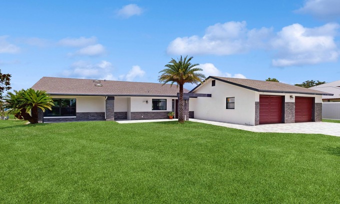 Palm Harbor House | Dog friendly -waterfont home with a private dock, work station , W/D and WIFI