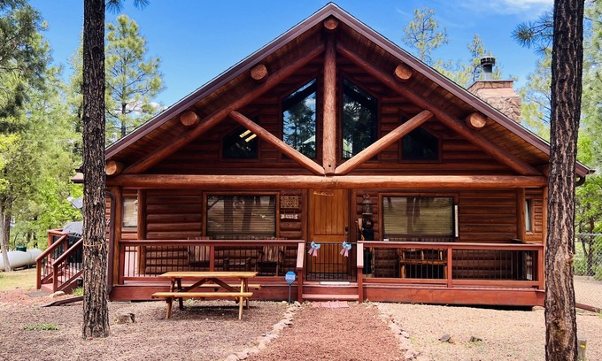 Pinetop-Lakeside Cabin | 🐶DOG FRIENDLY🌲Ziggy's Hideaway🌲Large fenced yard.🦌