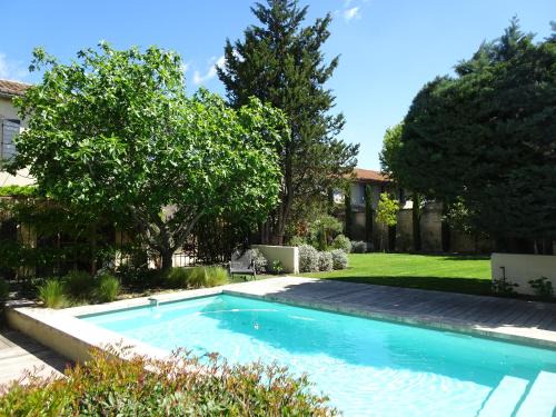 Eyragues Bed & Breakfast | Domaine de la Girafe