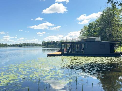 Olecko Boat Rental | Domki na wodzie Houseboaty