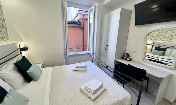 Borgo Antico House | Double Room inside the Rent on the Arch