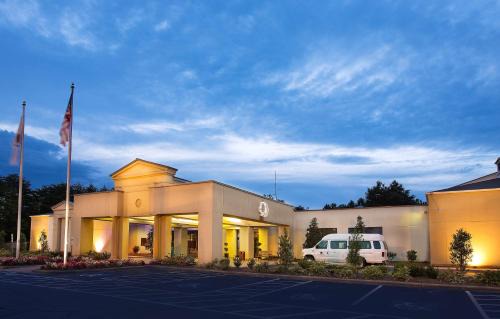 Charlotte Hotel | DoubleTree by Hilton Charlotte Airport