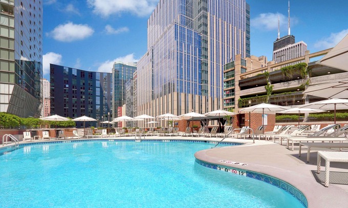 Streeterville Hotel | DoubleTree by Hilton Chicago - Magnificent Mile