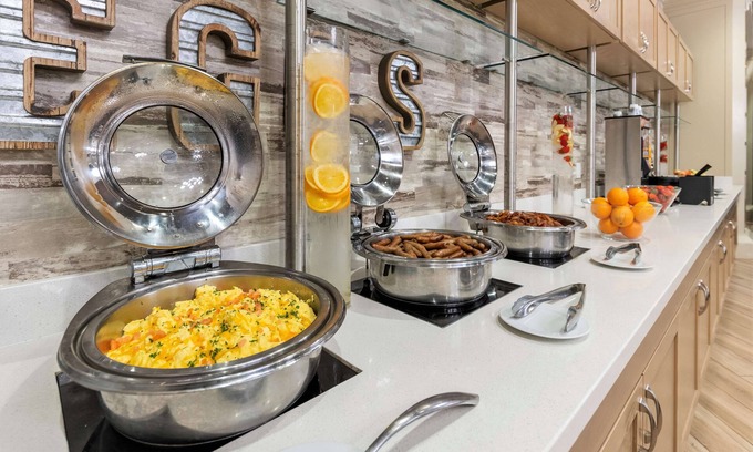 Mission Valley Hotel | DoubleTree by Hilton Hotel San Diego - Mission Valley