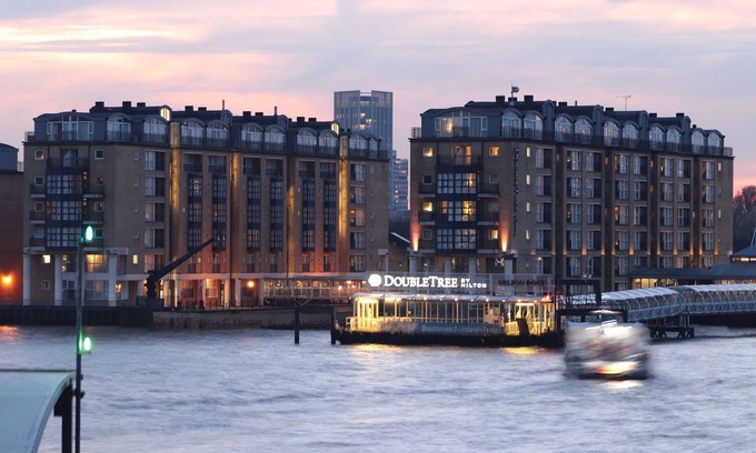 Surrey Docks Hotel | DoubleTree by Hilton London - Docklands Riverside