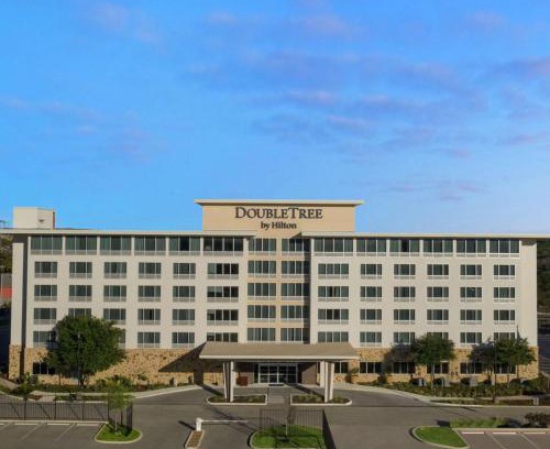 Wetmore Hotel | DoubleTree by Hilton San Antonio Northwest - La Cantera